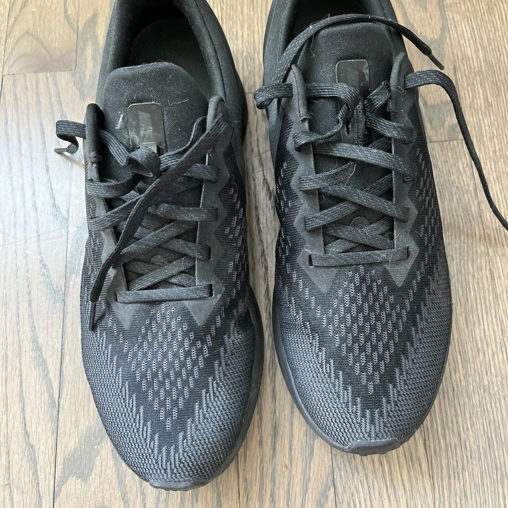 Size 10.5 Nike Air Zoom Winflo 6 Triple Black 2019 - AQ7497-004 EUC!